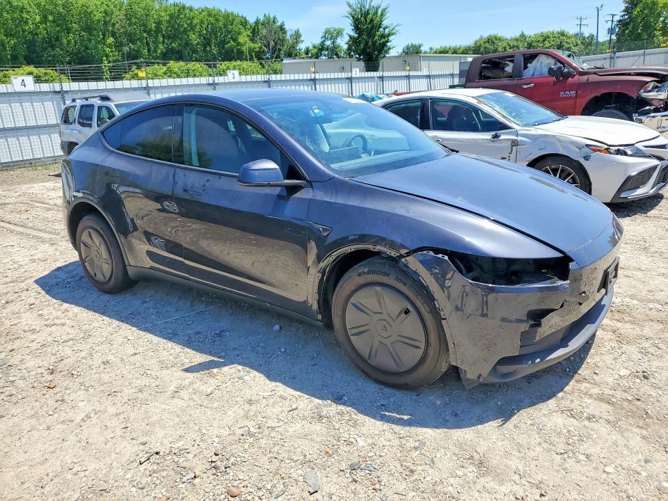2026 TESLA MODEL Y — Фото 4 из 13