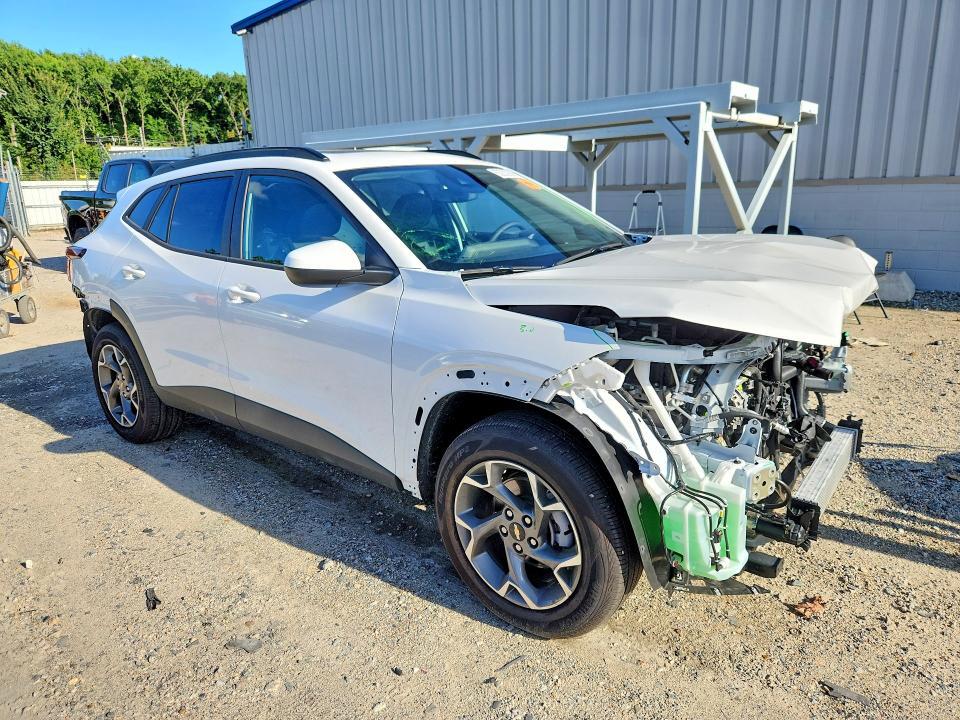 2026 CHEVROLET TRAX 1LT — Фото 4 из 13