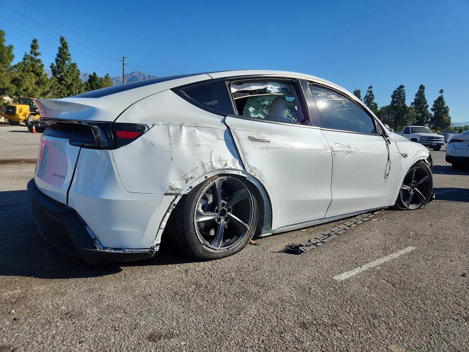 7SAYGDEE8TF515668 2026 TESLA MODEL Y photo no. 3