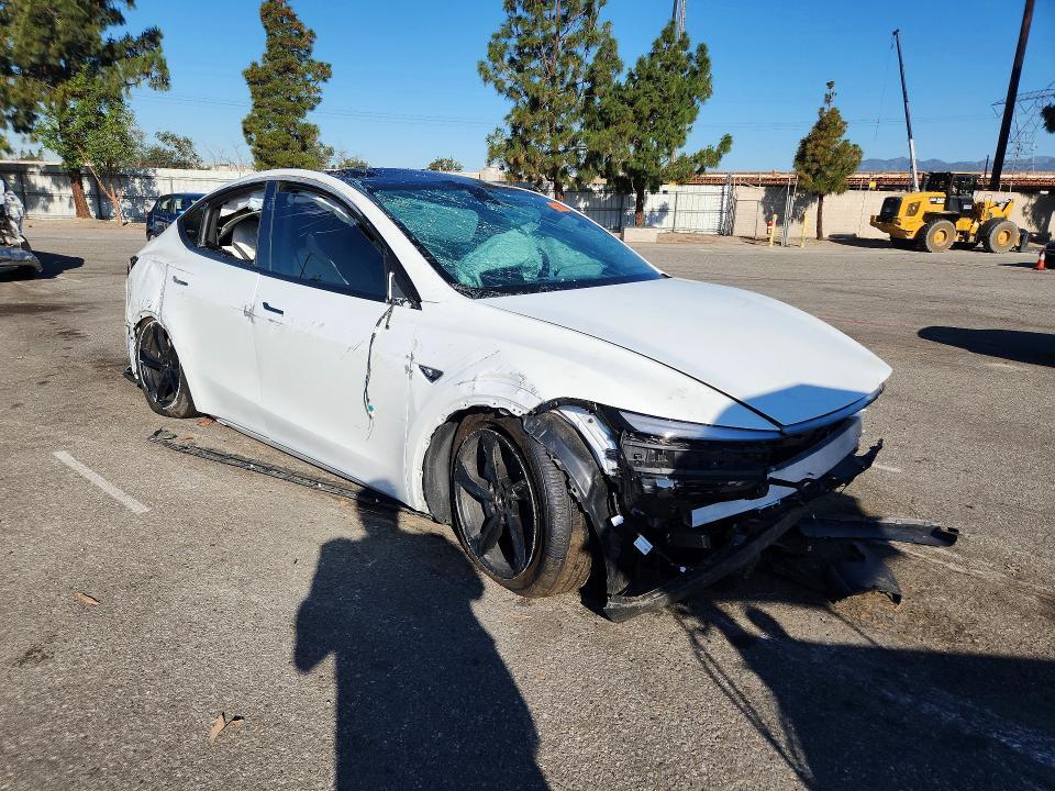 7SAYGDEE8TF515668 2026 TESLA MODEL Y photo no. 4