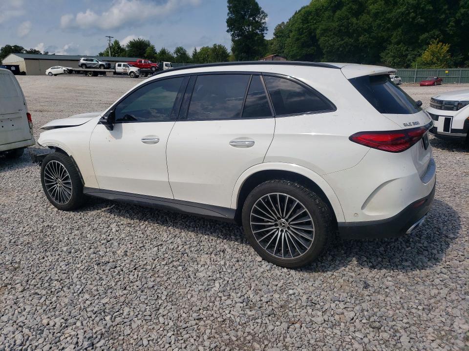 2025 MERCEDES-BENZ GLC 300 4MATIC — Фото 2 из 14