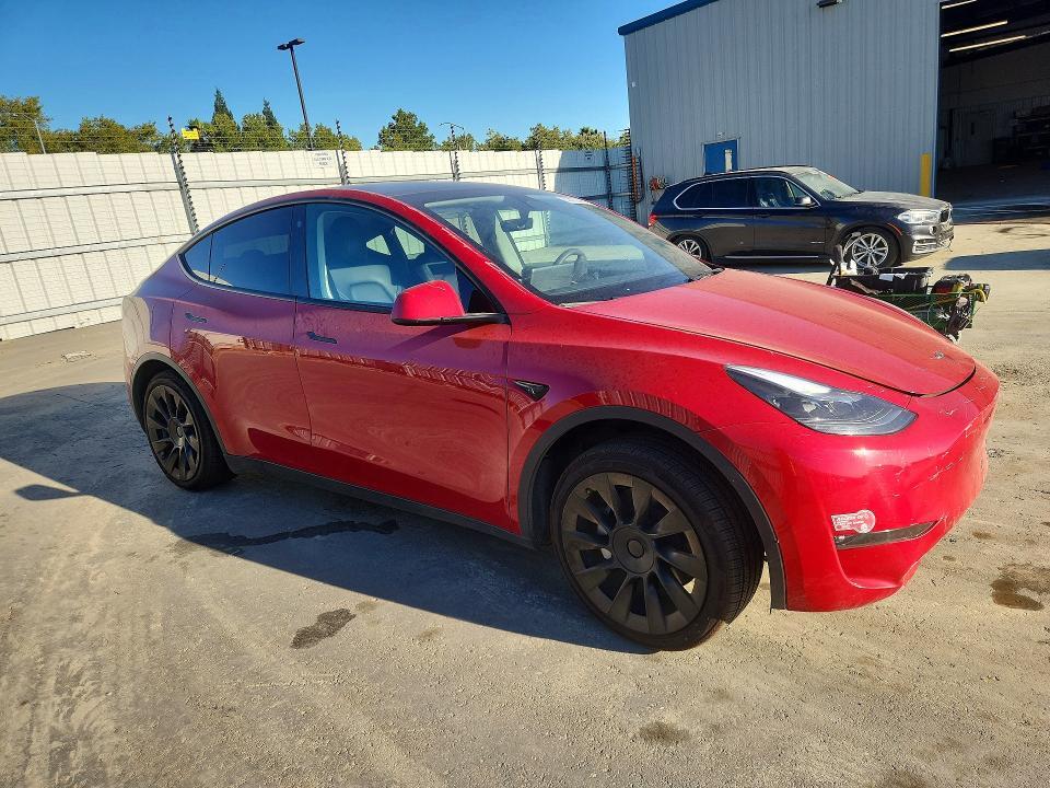 2023 TESLA MODEL Y — Фото 4 из 12