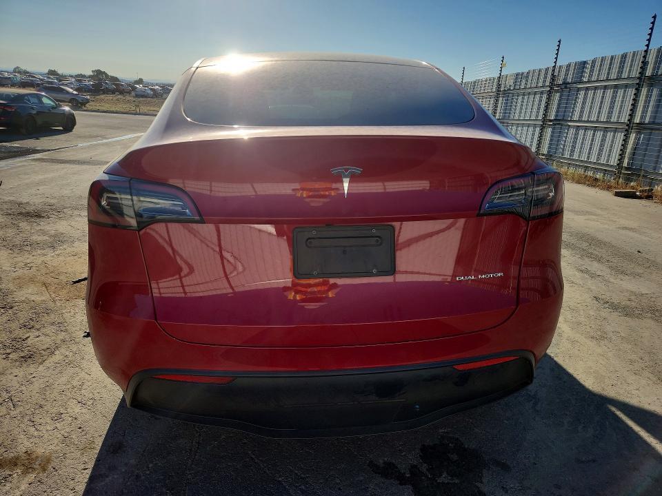 2023 TESLA MODEL Y — Фото 6 из 12