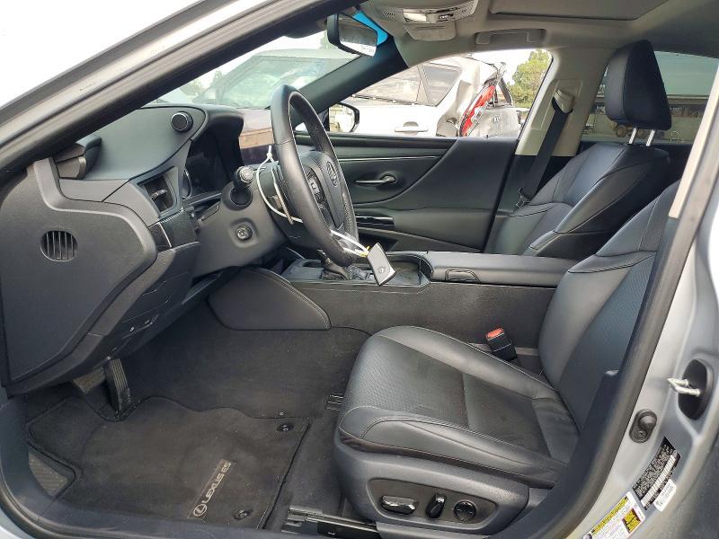 2023 LEXUS ES 300H BASE — Фото 7 из 13