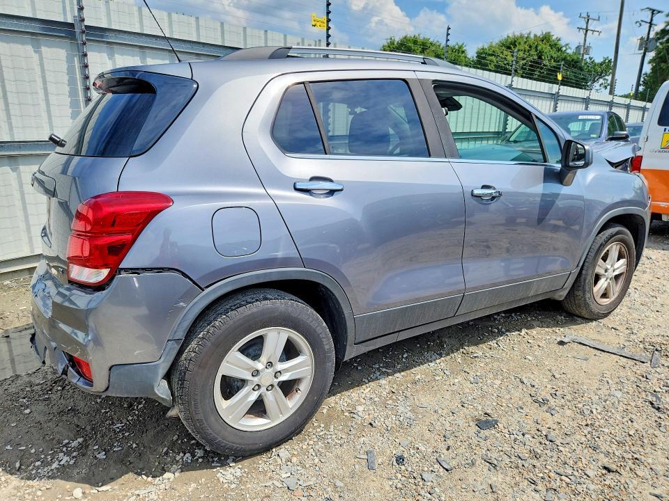 2020 CHEVROLET TRAX 1LT — Фото 3 из 13