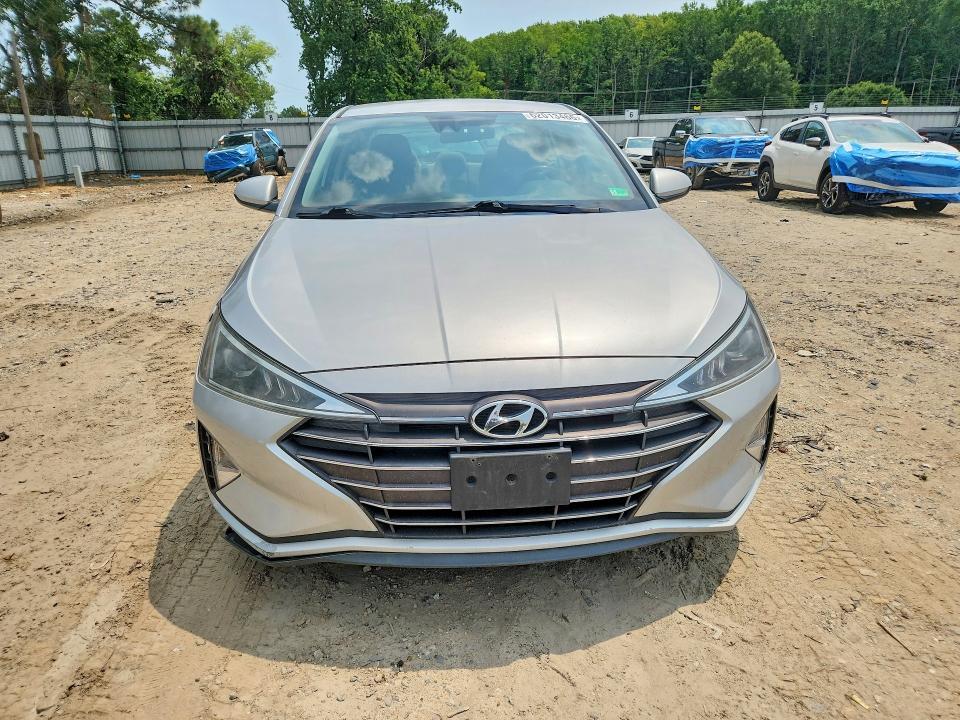 2020 HYUNDAI ELANTRA SEL — Фото 5 из 12
