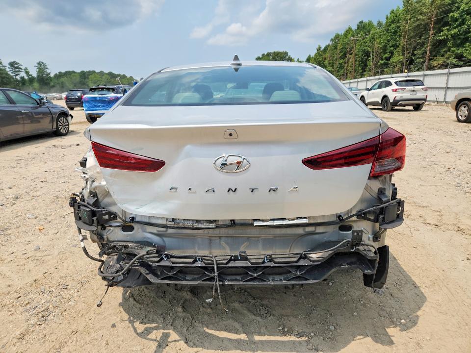 2020 HYUNDAI ELANTRA SEL — Фото 6 из 12