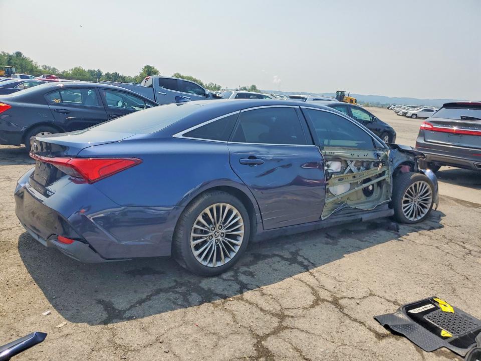 2019 TOYOTA AVALON HYBRID LIMITED — Фото 3 из 13