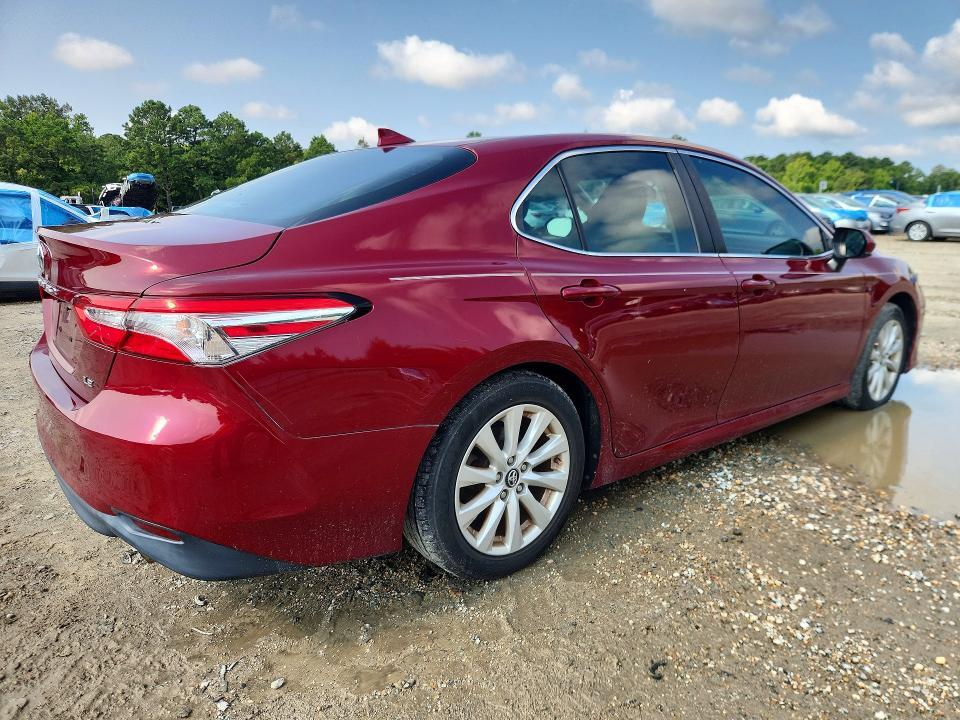 2019 TOYOTA CAMRY LE — Фото 3 из 13