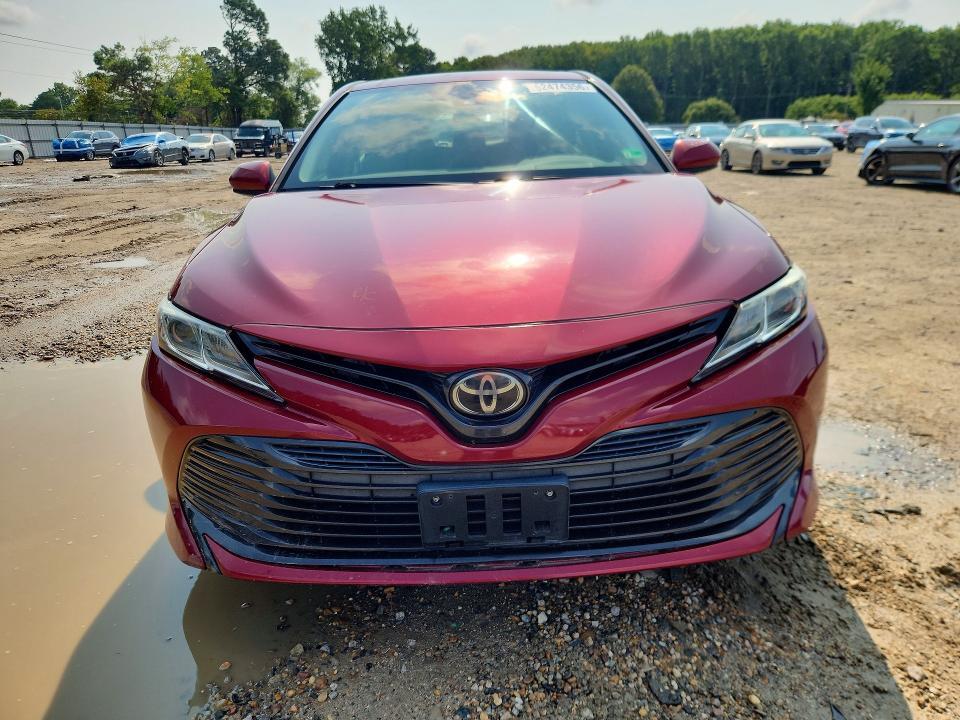 2019 TOYOTA CAMRY LE — Фото 5 из 13