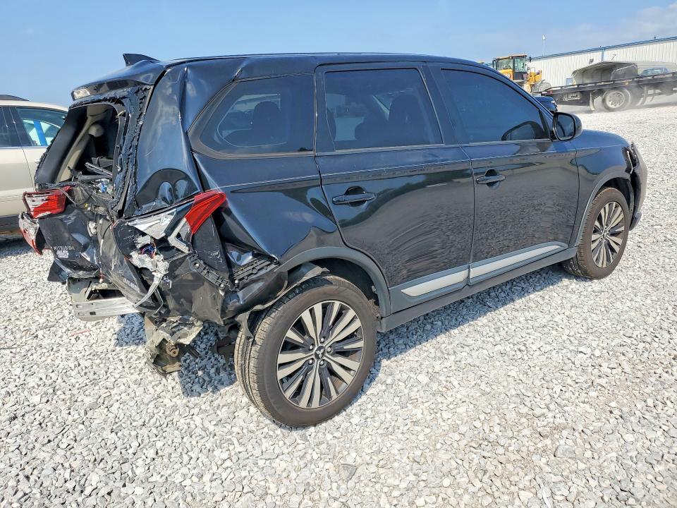 2019 MITSUBISHI OUTLANDER — Фото 3 из 14