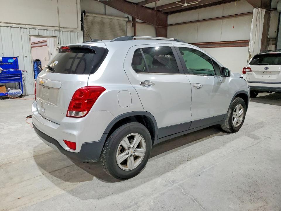 2018 CHEVROLET TRAX 1LT — Фото 3 из 13