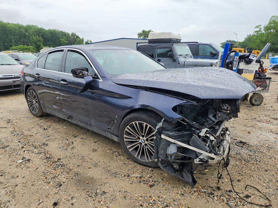 2018 BMW 530XE — Фото 4 из 13