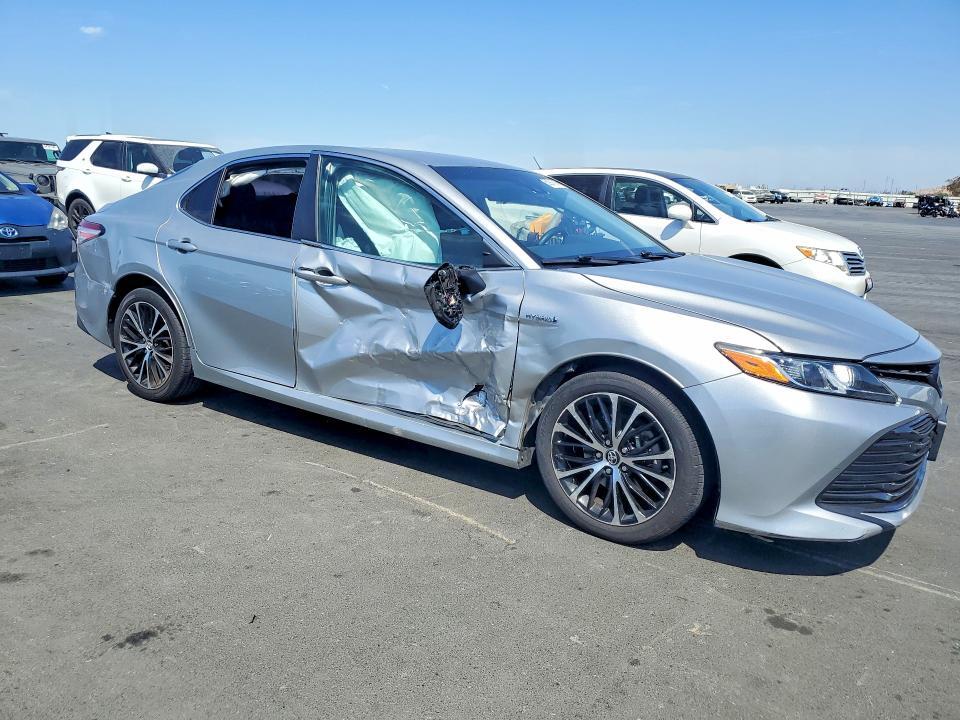 2018 TOYOTA CAMRY LE — Фото 4 из 12