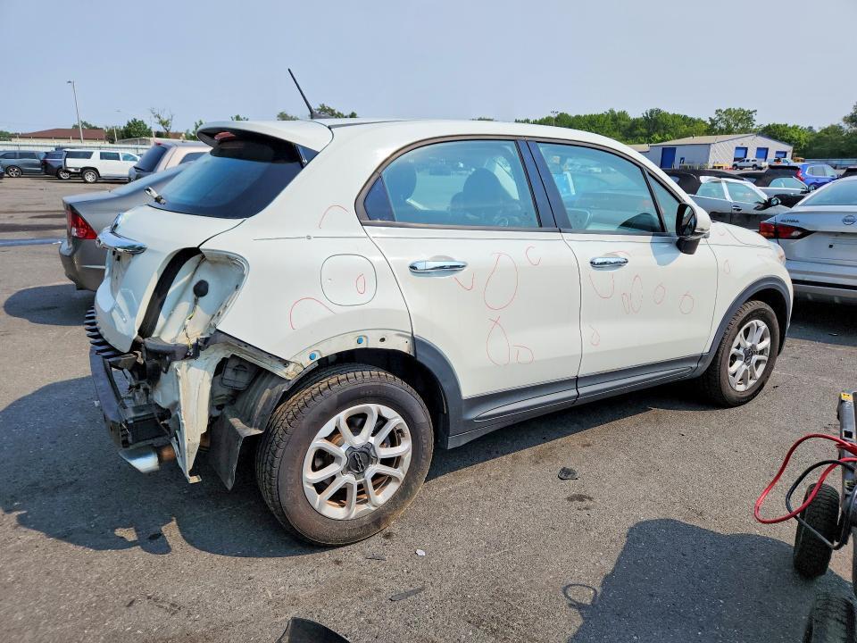 ZFBCFXAB7HP623397 2017 FIAT 500X photo no. 3