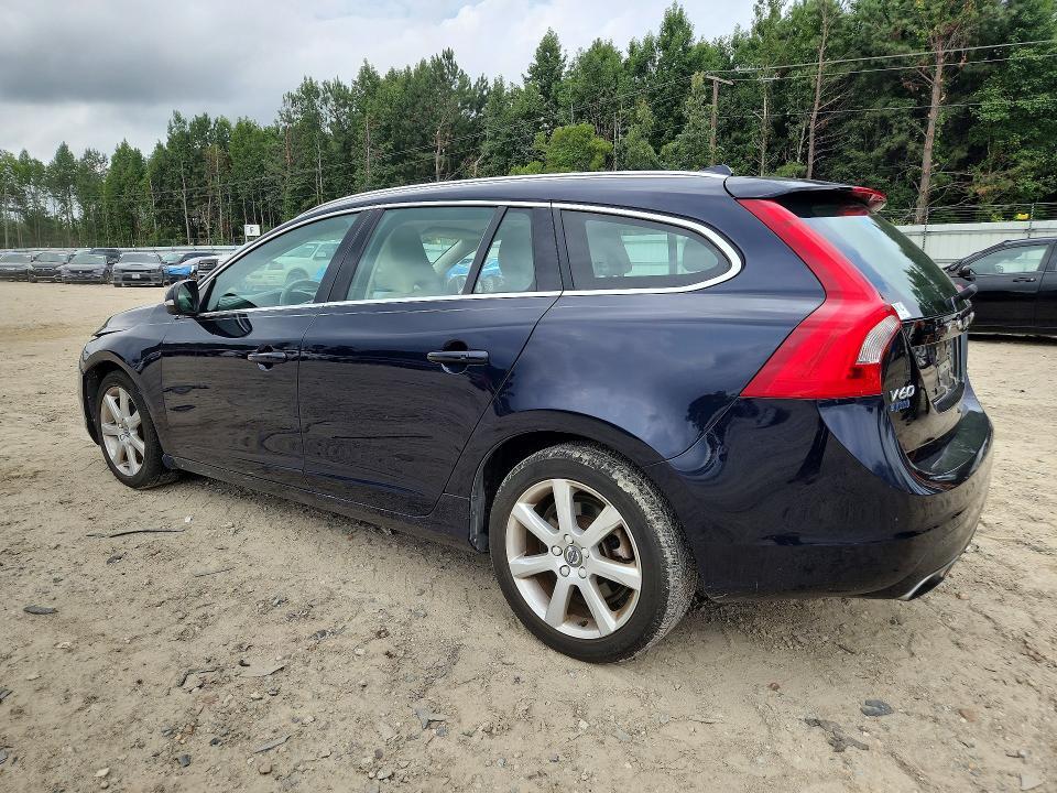 2017 VOLVO V60 T5 PREMIER — Фото 2 из 12