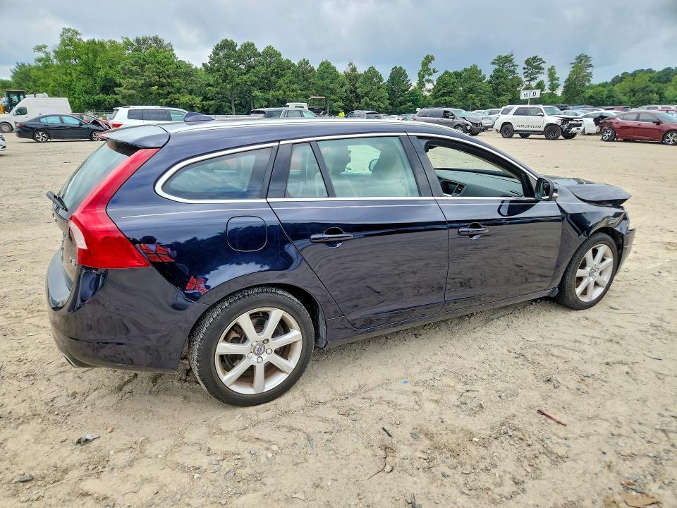 2017 VOLVO V60 T5 PREMIER — Фото 3 из 12