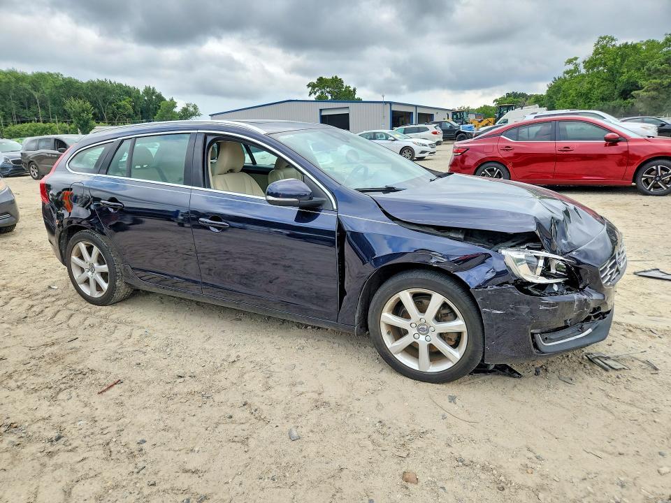 2017 VOLVO V60 T5 PREMIER — Фото 4 из 12