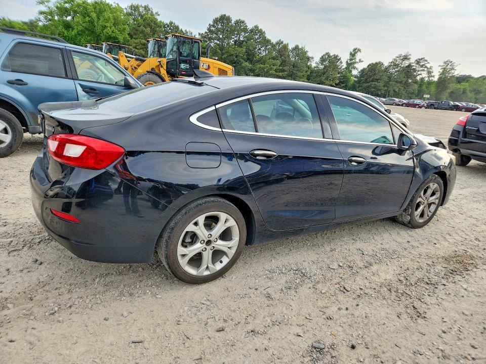 1G1BF5SM3H7105275 2017 CHEVROLET CRUZE photo no. 3
