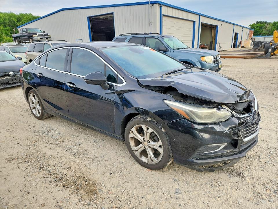 1G1BF5SM3H7105275 2017 CHEVROLET CRUZE photo no. 4