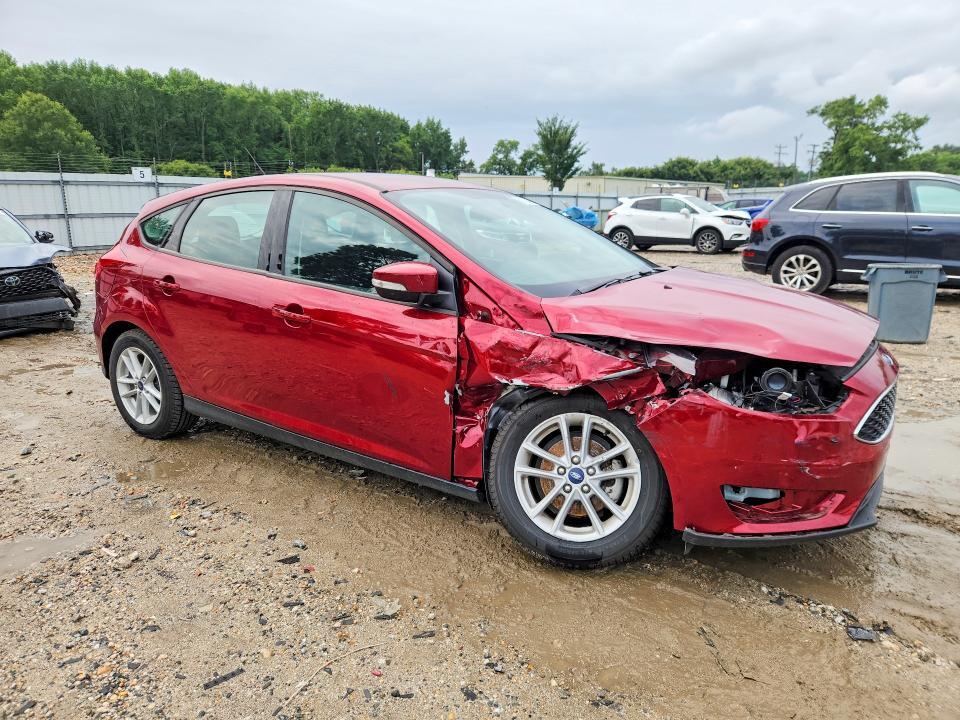 2017 FORD FOCUS SE — Фото 4 из 12