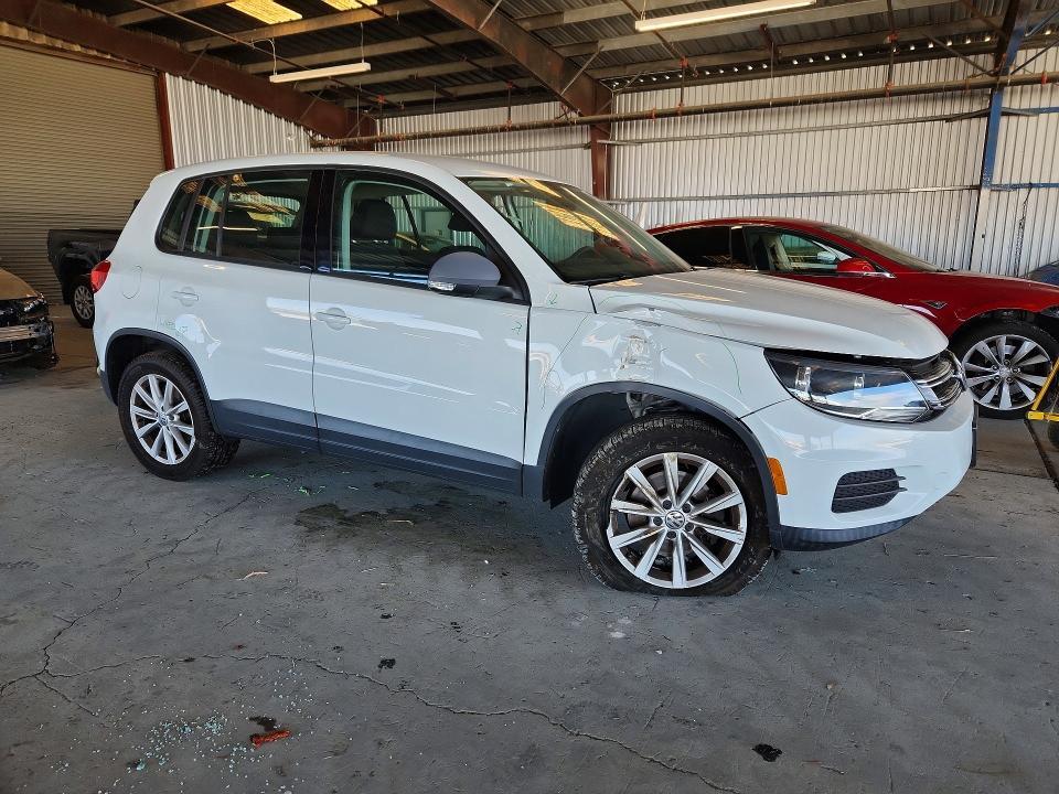 2017 VOLKSWAGEN TIGUAN S — Фото 4 из 13