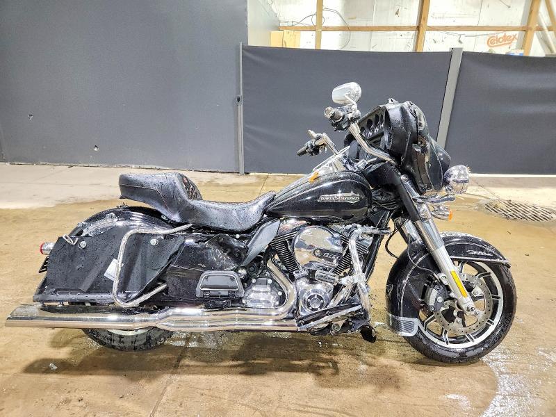 2016 HARLEY-DAVIDSON FLHTCU 1HD1FCM16GB606827