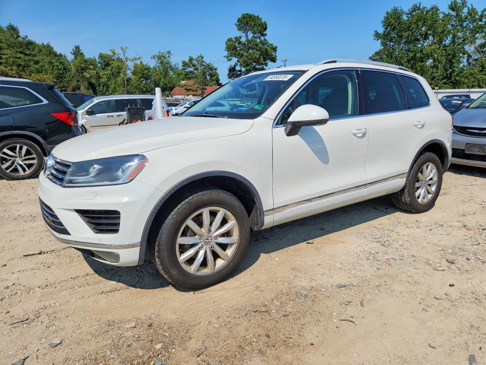 2016 VOLKSWAGEN TOUAREG WVGEF9BP3GD006425