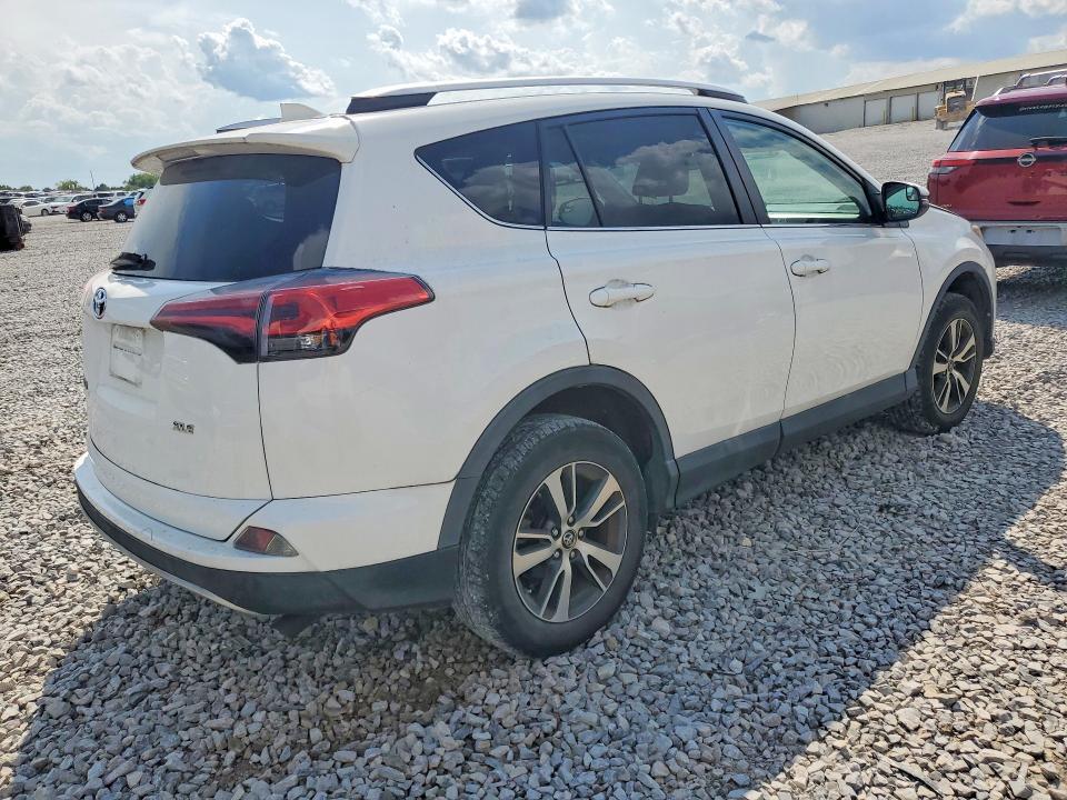 2016 TOYOTA RAV4 XLE — Фото 3 из 13