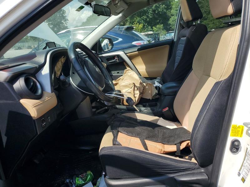2016 TOYOTA RAV4 XLE — Фото 7 из 13