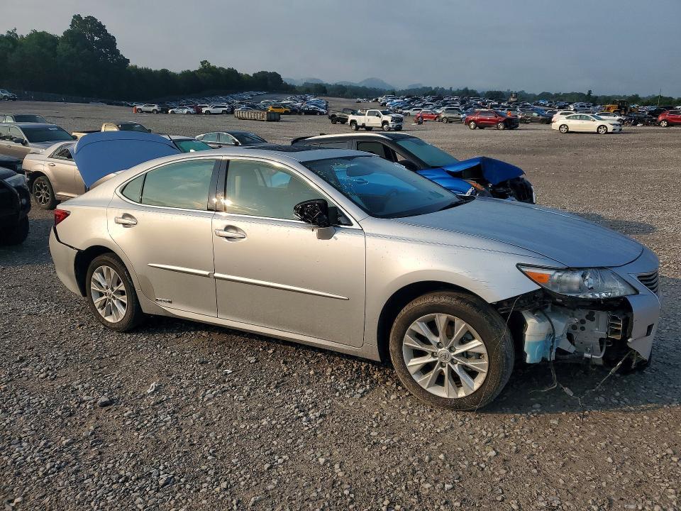 2014 LEXUS ES 300H — Фото 4 из 13