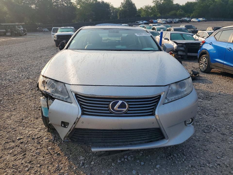 2014 LEXUS ES 300H — Фото 5 из 13