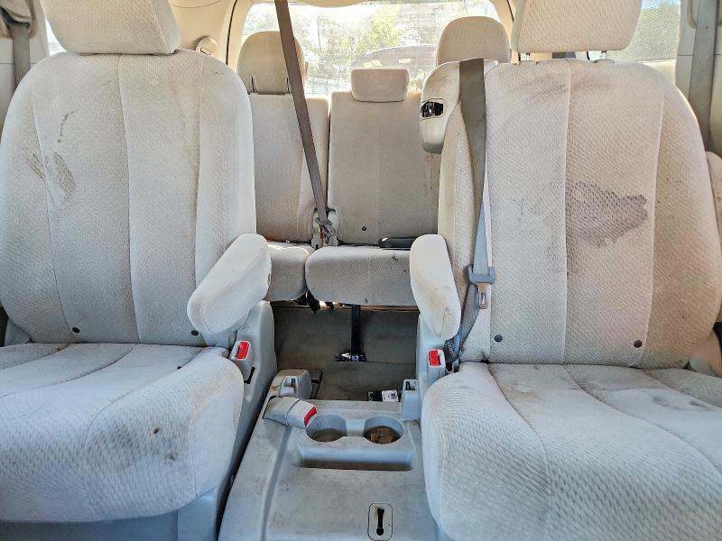 2013 TOYOTA SIENNA LE — Фото 10 из 13