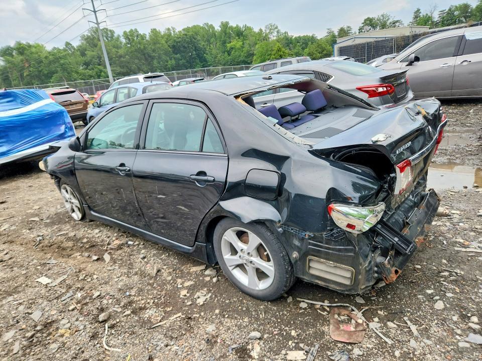 2T1BU4EEXCC863732 2012 TOYOTA COROLLA photo no. 2