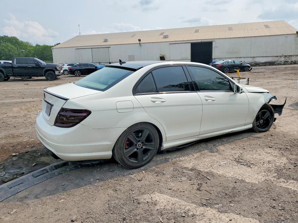 2011 MERCEDES-BENZ C 300 4MATIC — Фото 3 из 12