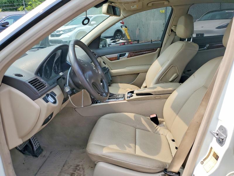 2011 MERCEDES-BENZ C 300 4MATIC — Фото 7 из 12