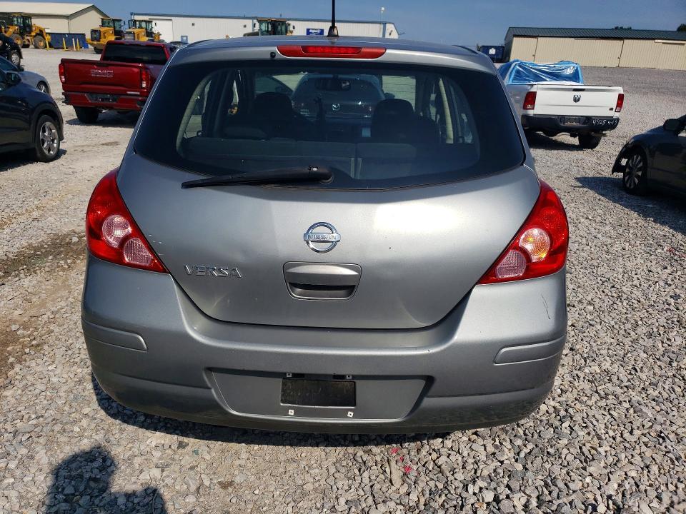 2010 NISSAN VERSA 1.8 S — Фото 6 из 12