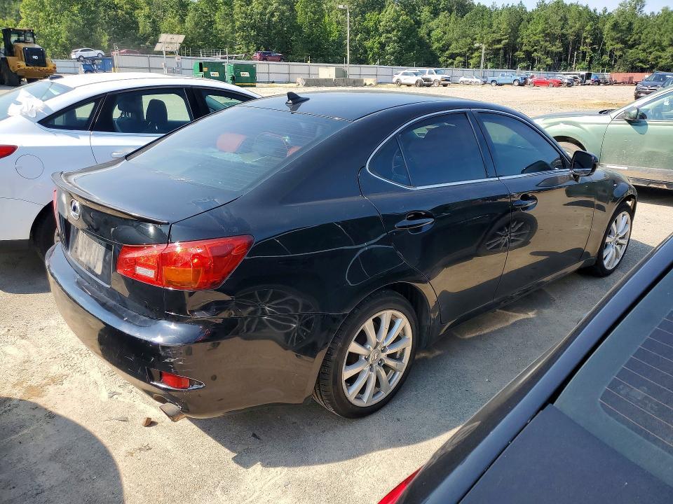 JTHCK262885025382 2008 LEXUS IS photo no. 3