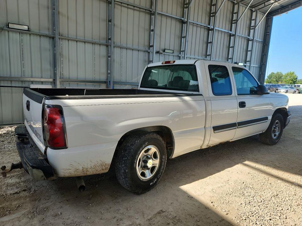 2004 CHEVROLET SILVERADO C1500 — Фото 3 из 13