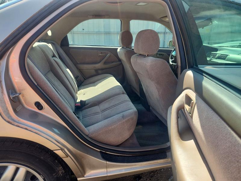 2001 TOYOTA CAMRY LE — Фото 10 из 12