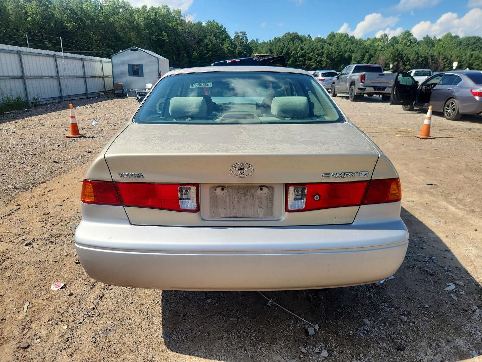 2001 TOYOTA CAMRY LE — Фото 6 из 12