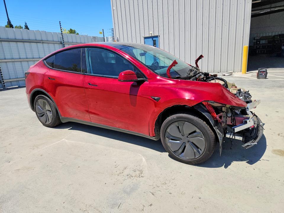 2026 TESLA MODEL Y — Фото 4 из 12