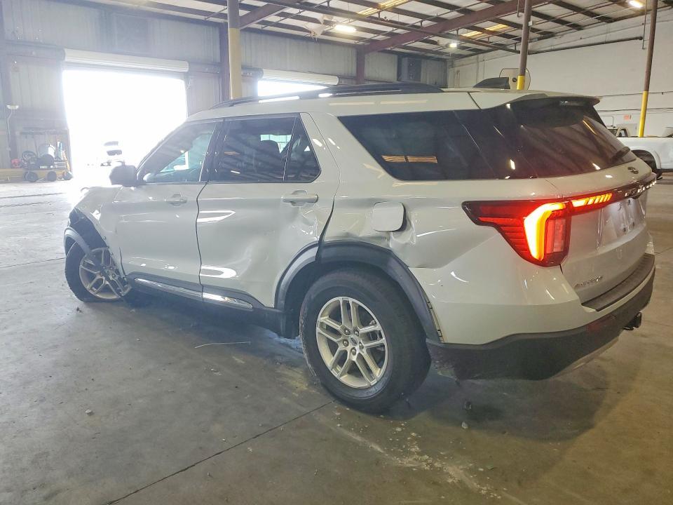 2025 FORD EXPLORER ACTIVE — Фото 2 из 13