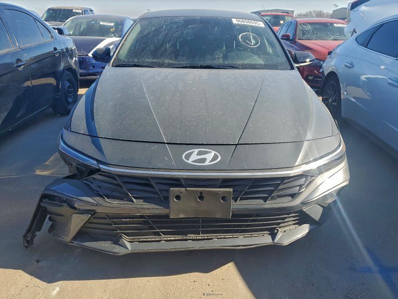 2025 HYUNDAI ELANTRA SEL SPORT — Фото 5 из 12