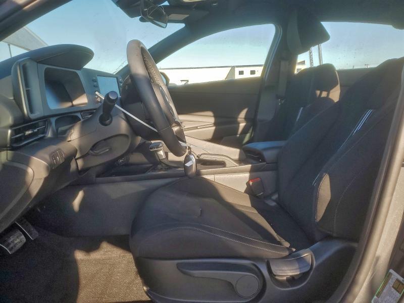 2025 HYUNDAI ELANTRA SEL SPORT — Фото 7 из 12