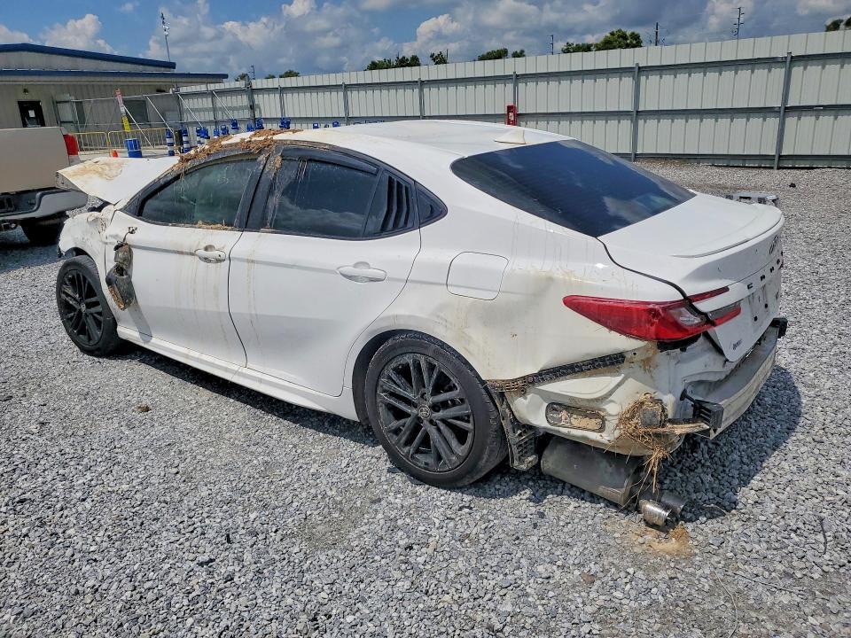 2025 TOYOTA CAMRY SE — Фото 2 из 13
