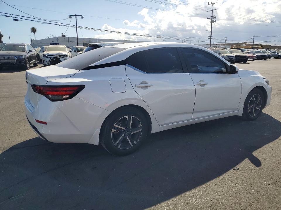 2025 NISSAN SENTRA SV — Фото 3 из 12