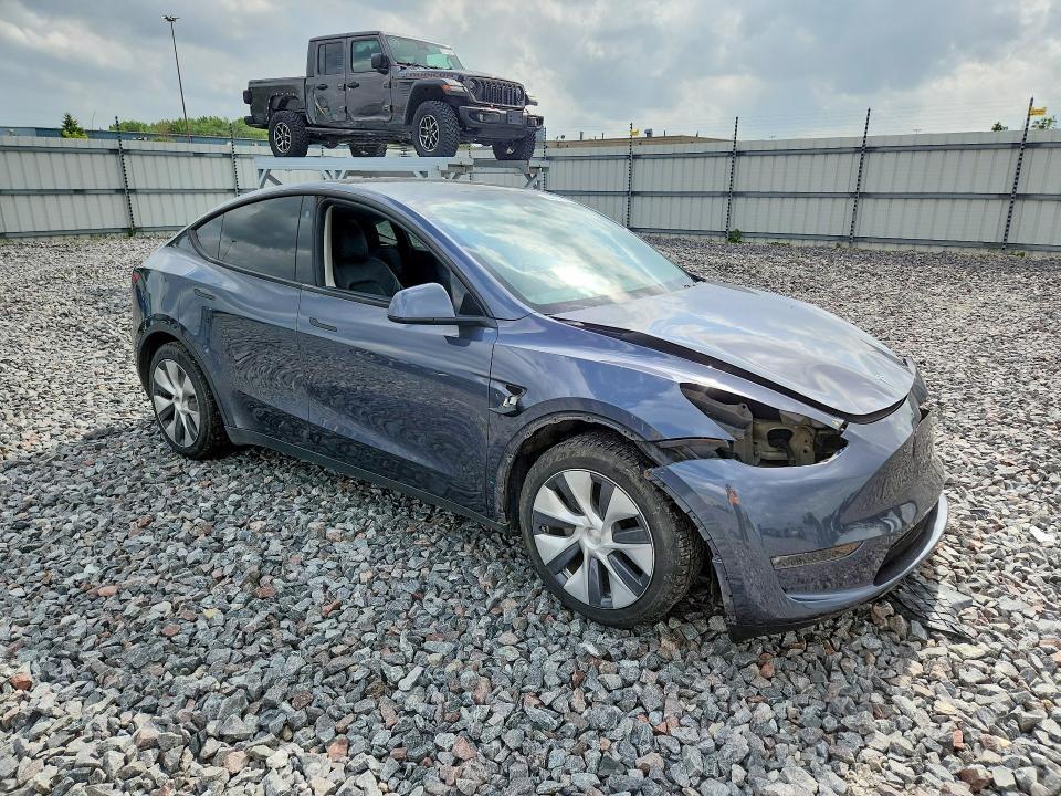 2023 TESLA MODEL Y — Фото 4 из 12