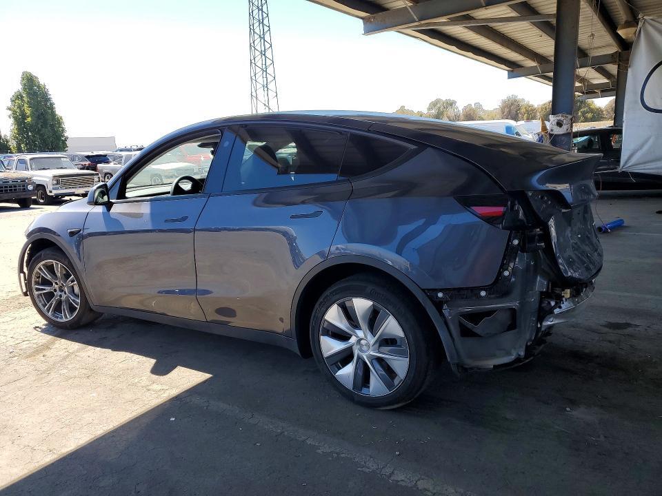 7SAYGDEEXPF859119 2023 TESLA MODEL Y photo no. 2