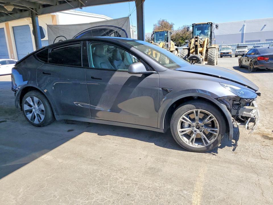7SAYGDEEXPF859119 2023 TESLA MODEL Y photo no. 4